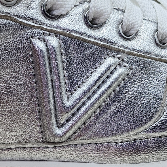 Vionic Women's Silver Metallic Elise Walking Sneakers Size 8 - Picture 2 of 9